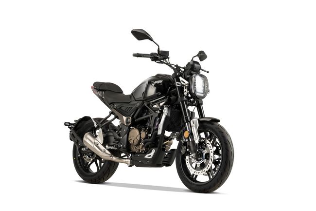 Voge 300AC black Voge 300AC black